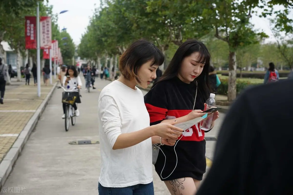 学生怀孕在校生孩子_在校的学生怎么赚钱_学生简历及在校表现