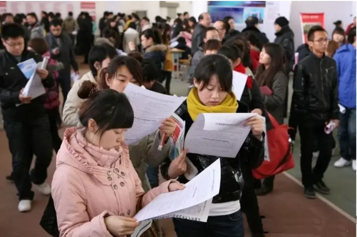 大学宿舍怎么赚钱_宿舍好的大学二本大学_大学生怎么在宿舍赚钱